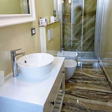 Marbianco Oda ve Kahvaltı Marina Di Carrara
